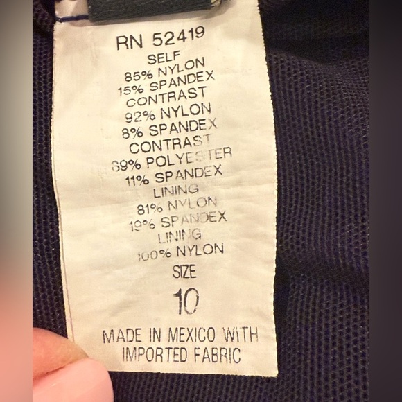 Lauren Ralph Lauren One-Piece Swimsuit Blue & White
Size 10 Tummy Control - Picture 10 of 10